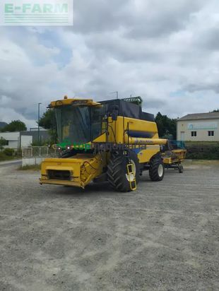 Cosechadora de Cereal - New Holland - csx 7050