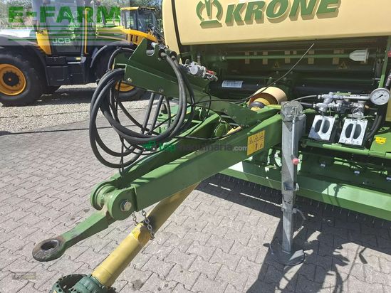Empacadora gigant - Krone - comprima v 150 xc x-treme