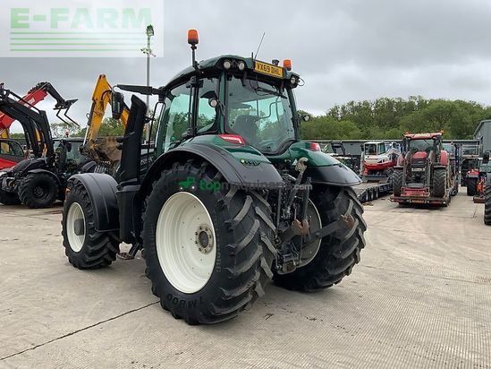 Tractor agrícola - Valtra - t214 versu tractor (st26880)