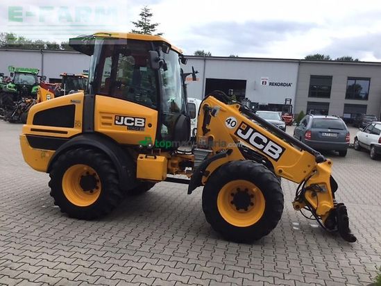 Minicargadora - JCB - tm 220