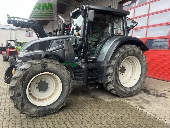 Tractor agrícola - Valtra - n 123 versu Versu