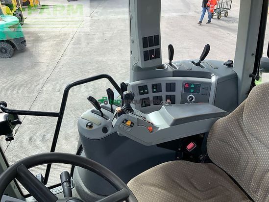 Tractor agrícola - Claas - arion 520 tractor (st23446)