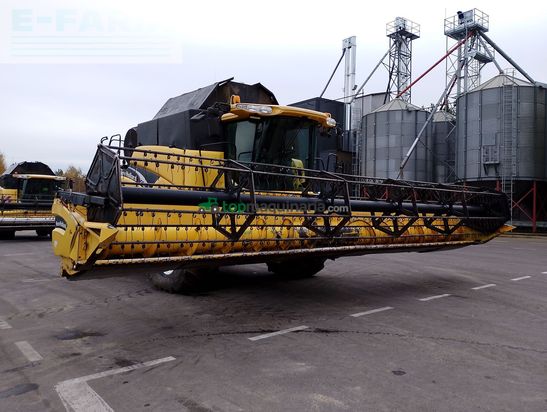 Cosechadora de Cereal - New Holland - CR980