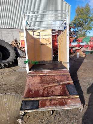 Remolque de coche para caballos o ganado 