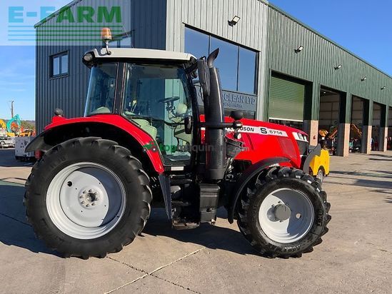 Tractor agrícola - Massey Ferguson - 6714s dyna 6 tractor (st25200)