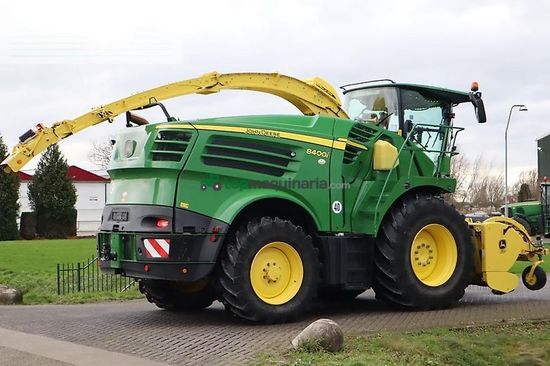 Cosechadora de Cereal - John Deere - 8400i hakselaar