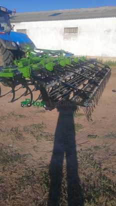 CULTIVADOR SEMICHISEL DE 31 BRAZOS ELASTOMEROS 35X35 EN 3 FILAS