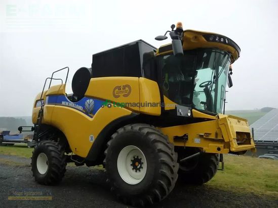 Cosechadora de Cereal - New Holland - ch7.70 stage 5
