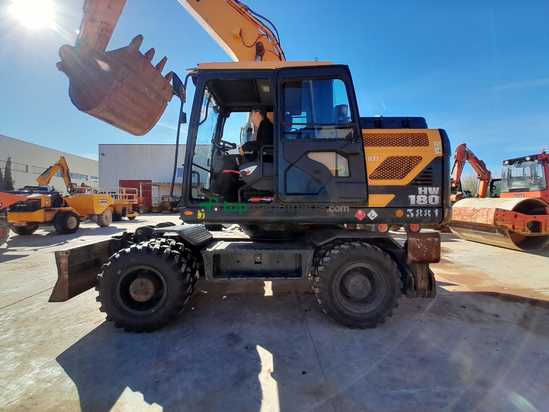Excavadora HYUNDAI HW180
