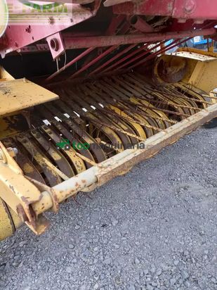 Empacadora gigant - New Holland - 650
