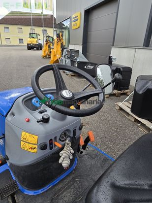 Tractor agrícola - New Holland - boomer 25 c C