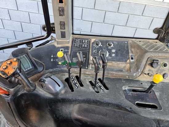 Tractor agrícola - New Holland - TM175