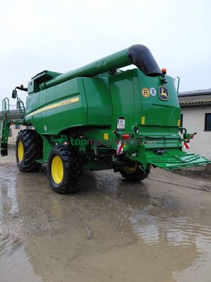 Cosechadora de Cereal - John Deere - t560