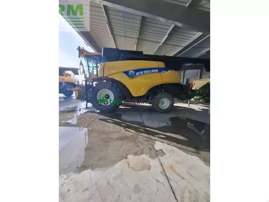 Cosechadora de Cereal - New Holland - cr9080