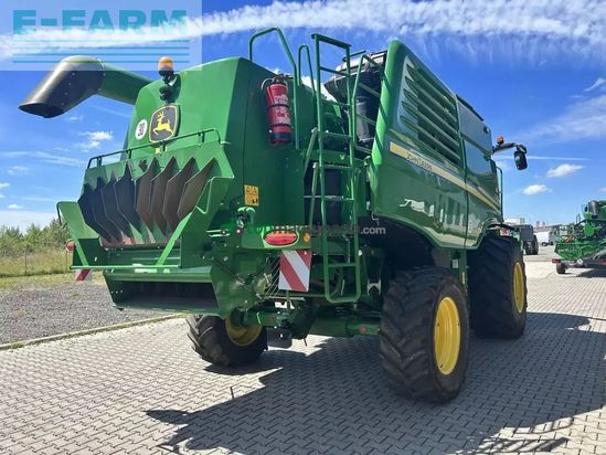 Cosechadora de Cereal - John Deere - t560
