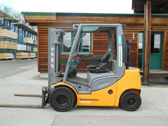 Elevadora - Jungheinrich - dfg425s triplex 4,4m + ss + 4. kreis