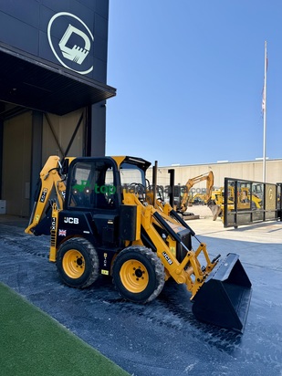 Mini Retro Mixta Jcb 1cx premium cabina cerrada 