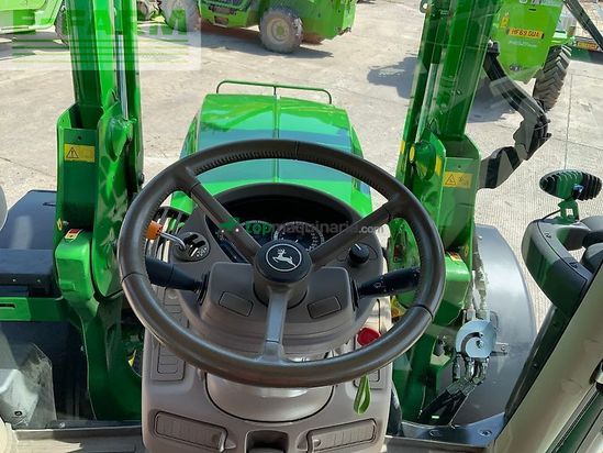 Tractor agrícola - John Deere - 6130r premium edition tractor (st26727)