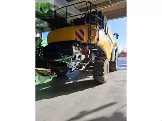 Cosechadora de Cereal - New Holland - cr9080