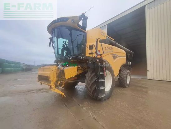 Cosechadora de Cereal - New Holland - cx 8.80 elevation