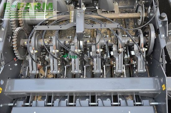 Empacadora gigant - Claas - quadrant 5300 evolution fc tan