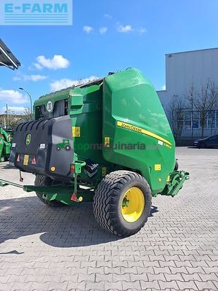 Empacadora gigant - John Deere - v 451 m