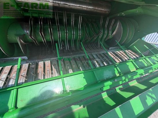 Empacadora gigant - John Deere - v451m