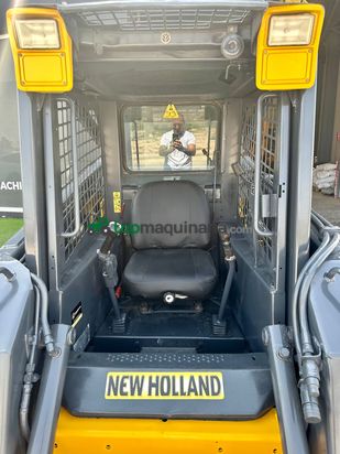Minicargadora New Holland LS160