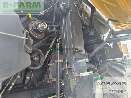 Cosechadora de Cereal - New Holland - cr 9080