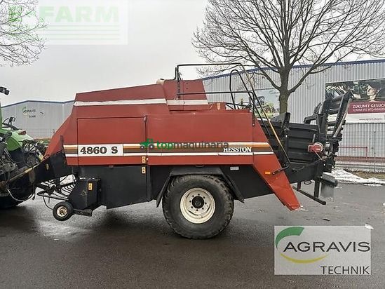 Empacadora gigant - New Holland - 4860