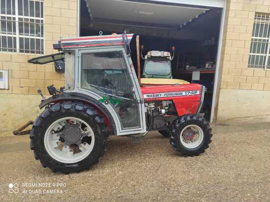Tractor agrícola - Massey Ferguson - 147F
