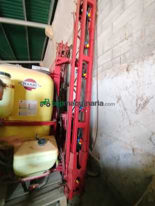 Pulverizador suspendido Hardi modelo Máster 1600 