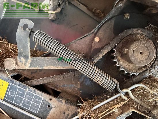 Empacadora gigant - New Holland - br 6090 / roll-bar 125