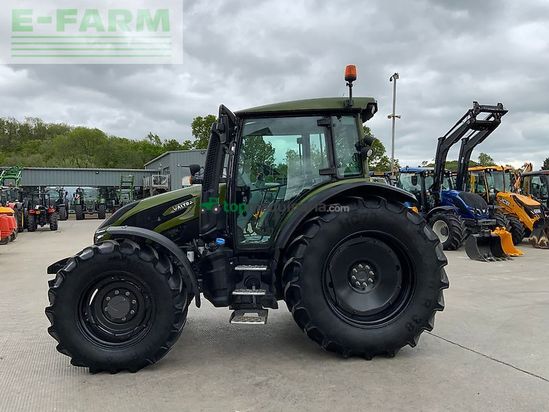 Tractor agrícola - Valtra - g135 active tractor (st26596)