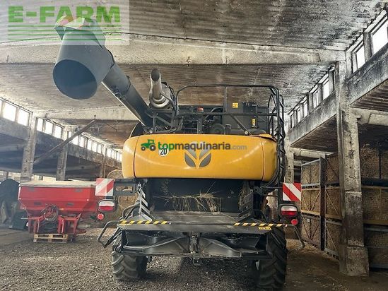 Cosechadora de Cereal - New Holland - cr 8.90
