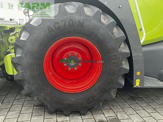 Cosechadora de Cereal - Claas - jaguar 870 + pick up 300