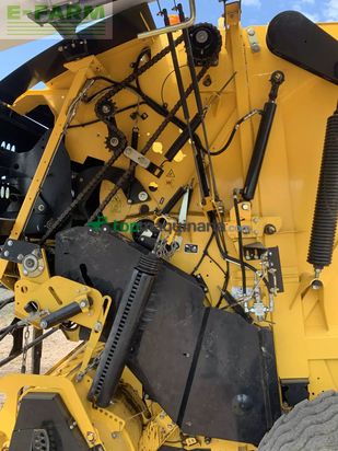 Empacadora gigant - New Holland - roll belt 150