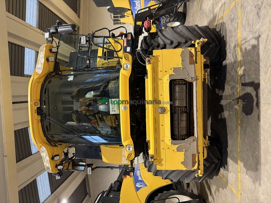 Cosechadora de Cereal - New Holland - CR8080