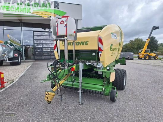 Empacadora gigant - Krone - fortima v 1500 mc