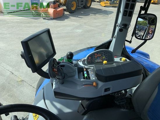 Tractor agrícola - New Holland - t7.260 tractor (st23278)