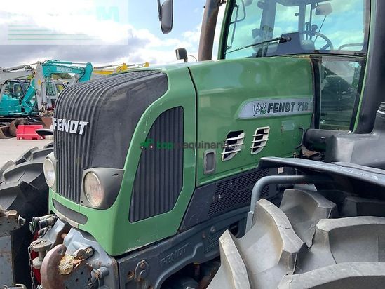 Tractor agrícola - Fendt - 716 tractor (st25458)