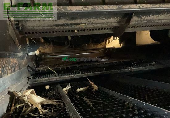 Cosechadora de Cereal - New Holland - CR9090