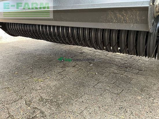 Empacadora gigant - Claas - variant 385 rc