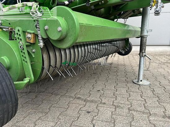 Empacadora gigant - Krone - comprima v 180 xc