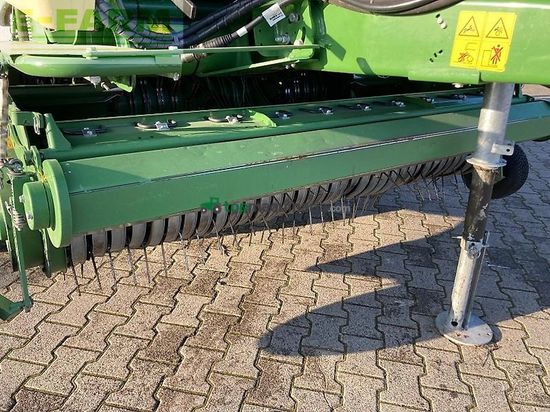 Empacadora gigant - Krone - comprima v 210 xc