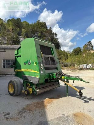 Empacadora gigant - John Deere - 592 hi flow