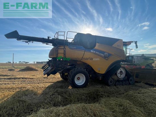 Cosechadora de Cereal - New Holland - CR9.90