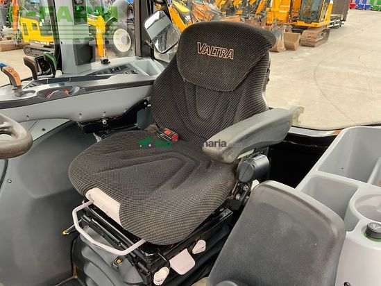 Tractor agrícola - Valtra - g135 active tractor (st26596)