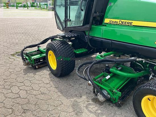 Cosechadora de Cereal - John Deere - 8700 a