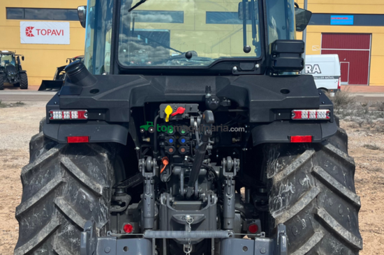 Tractor agrícola Valtra F105S "Frutero" (9025)